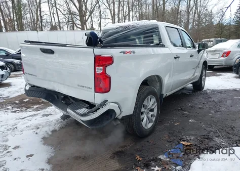 2024 Chevrolet Silverado 1500 4Wd Short Bed Custom z USA, uszkodzony, nr VIN 1GCPDBEK2RZ168837